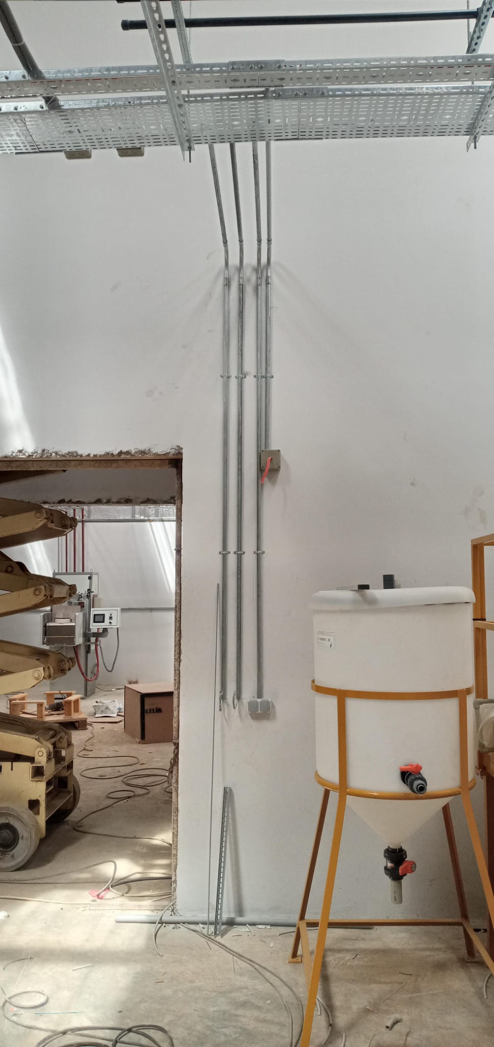 Senegal · Dakar — Fabrika pano işleri, uygulama fotoğrafı 2